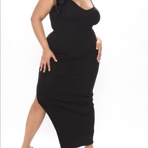 Black Maxi Dress From FASHION NOVA : Size XL : split leg